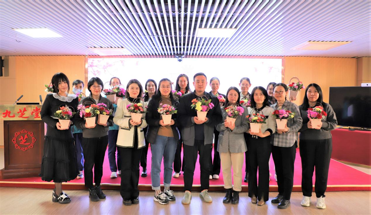 ¾  ǿռż֯չϵ˸Ůף